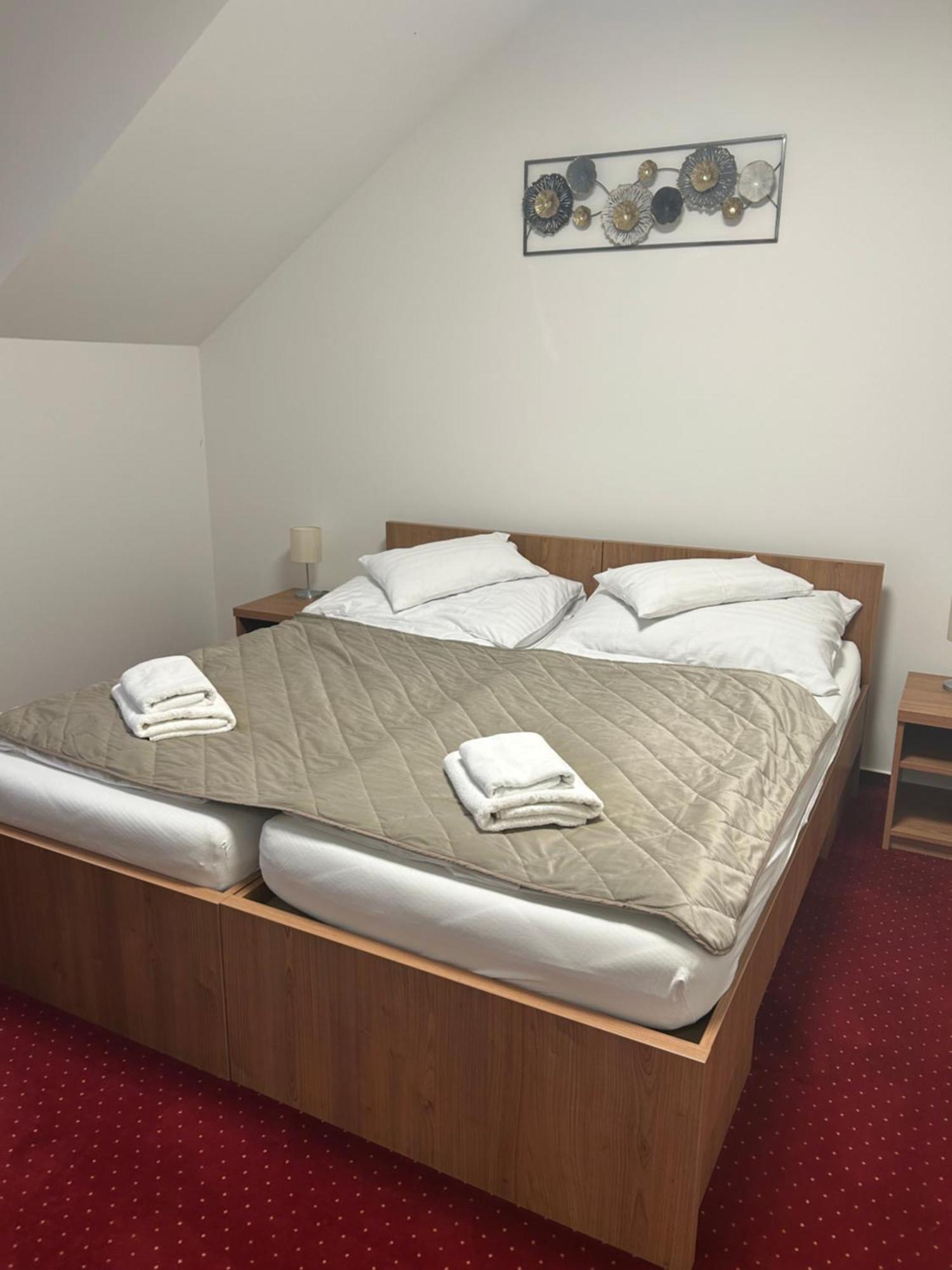 Hotel Evan U Hoffera Topoľčany 외부 사진