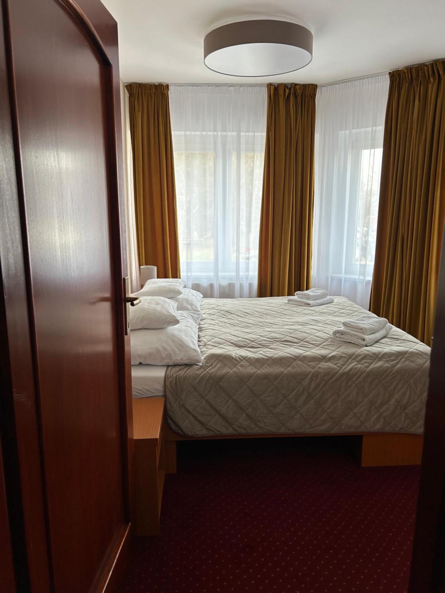 Hotel Evan U Hoffera Topoľčany 외부 사진