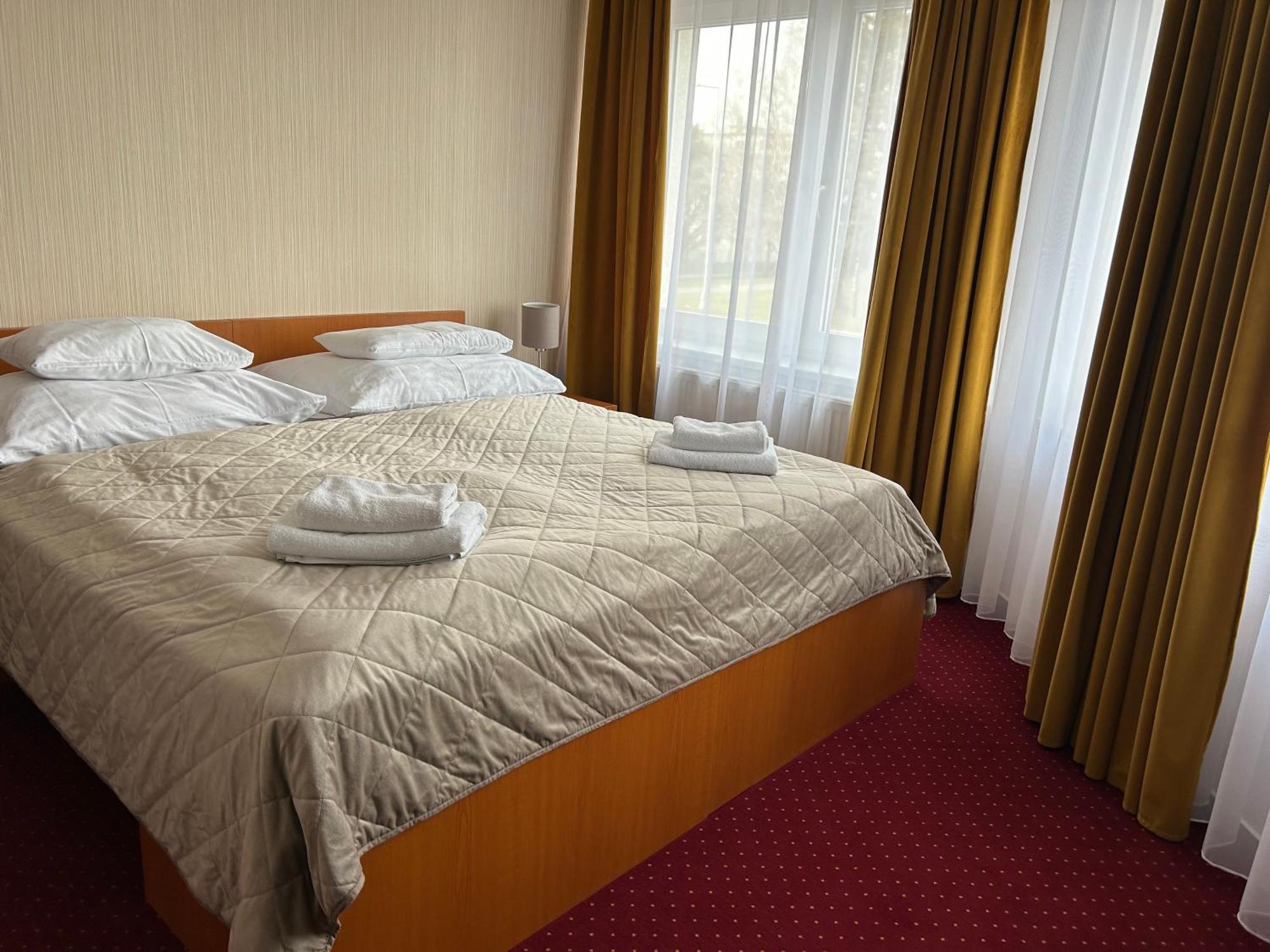 Hotel Evan U Hoffera Topoľčany 외부 사진