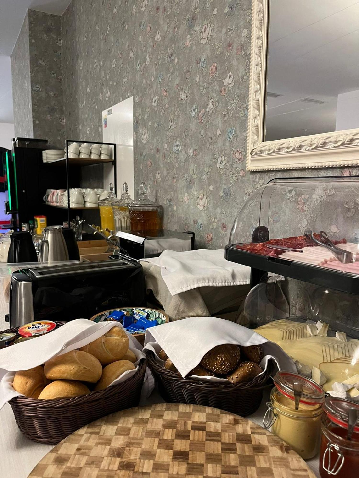 Hotel Evan U Hoffera Topoľčany 외부 사진